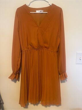 Burnt Orange Long Sleeve Pleated V-Neck Dress by BBX Lephsnt size L